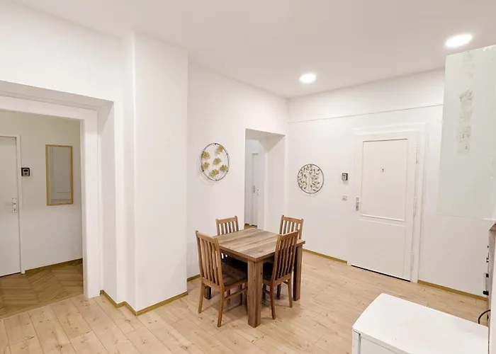 Spacious - 15 Min From Airport & Center, 5 Min From Main-bus Station Ez9 Hospedagem domiciliar