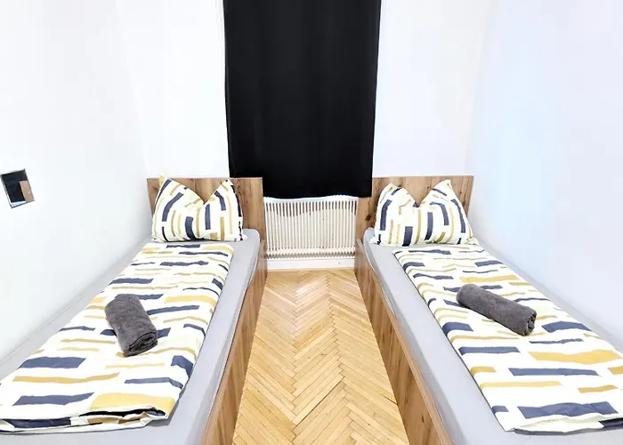 Hospedagem domiciliar Spacious - 15 Min From Airport & Center, 5 Min From Main-bus Station Ez9