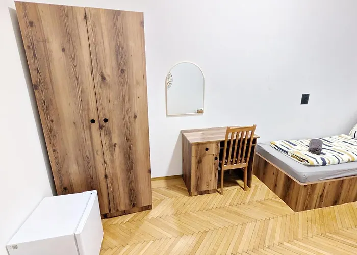 Hospedagem domiciliar Spacious - 15 Min From Airport & Center, 5 Min From Main-bus Station Ez9