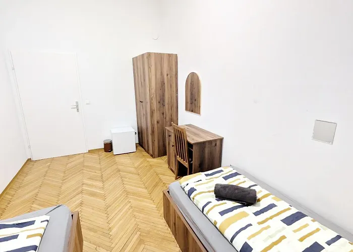 Hospedagem domiciliar Spacious - 15 Min From Airport & Center, 5 Min From Main-bus Station Ez9