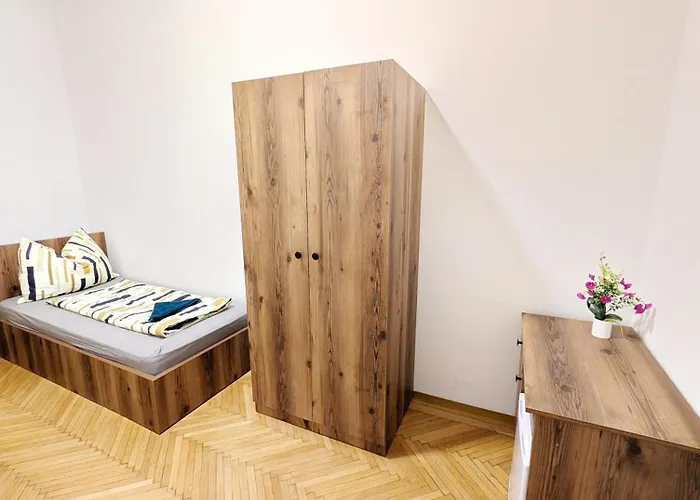 Hospedagem domiciliar Spacious - 15 Min From Airport & Center, 5 Min From Main-bus Station Ez9